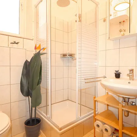 Chillach - Family & Friends Base - 5 Min To Train Appartement *